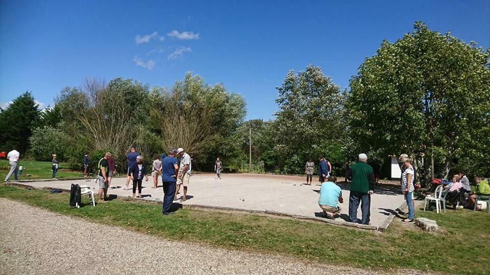 Camping La Garenne De Moncourt Rue  Bagian luar foto