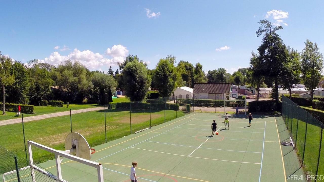 Camping La Garenne De Moncourt Rue  Bagian luar foto